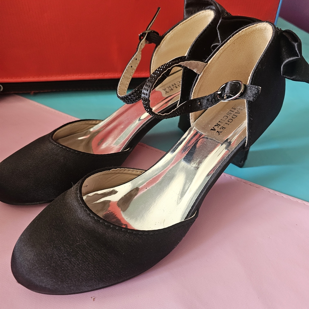 Badgley Mischka Black Dress Shoes with Bow